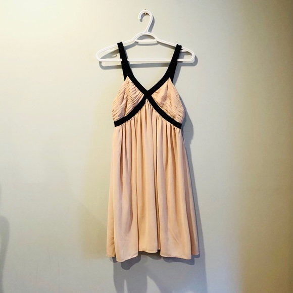 Classy H&M Dress - Picture 3 of 8